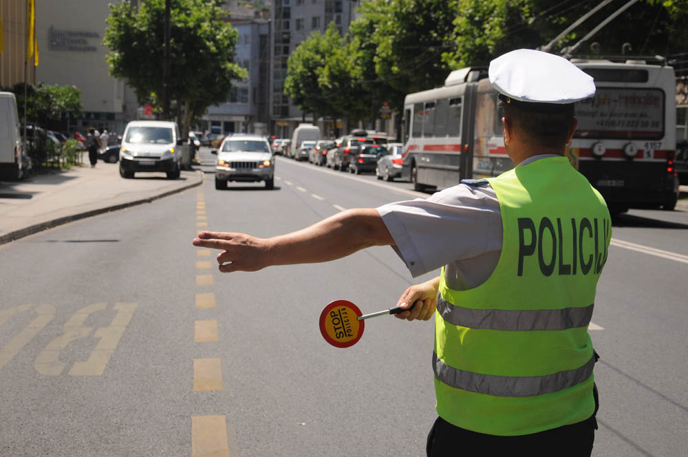 Muslija Meho glumio policajca: Zaustavljao vozače. I on puštao preko štele