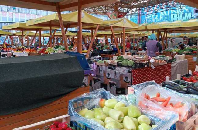 Cijene na zelenoj pijaci nikada veće: Kupuje se voće na komad