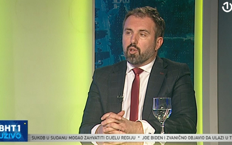 Stojanović: Kod NES-a i SBiH je prevladao strah. Pomažu SDA-u