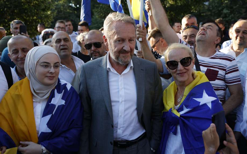 SDA pozvala sve članove i simpatizere na proteste u 13:30 sati ispred zgrade Parlamenta FBiH