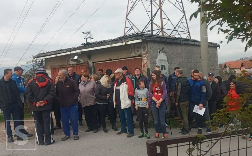 Komšije se opet okupile kako bi zaustavili rušenje objekta: Došla i policija i Općina Novo Sarajevo