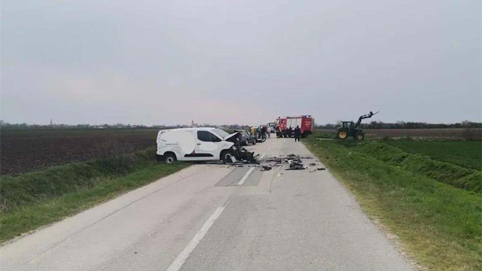 Teška nesreća u Hrvatskoj:  Djeca izletjela kroz šoferšajbnu, jedno preminulo