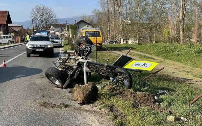 Muškarac teško povrijeđen nakon što se prevrnuo trociklom