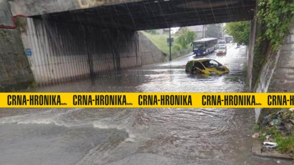 (VIDEO) Ništa novo u Sarajevu: Nakon kiše saobraćajni kolaps. Ceste pune vode