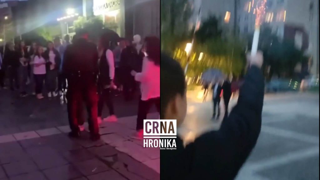 (VIDEO) Dječak zapalio baklju ispred sportske dvorane u Sarajevu: Pogledajte reakciju policajca