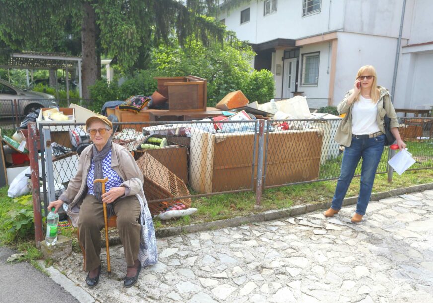 Nastavljena agonija porodice Popović iz Banja Luke: Po nevremenu im izbacili stvari iz kuće