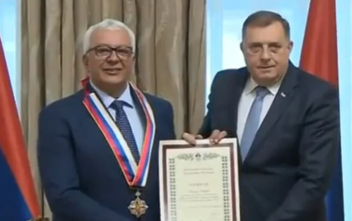 Orden časti Dodik dodijelio prosrpkom političaru iz Crne Gore