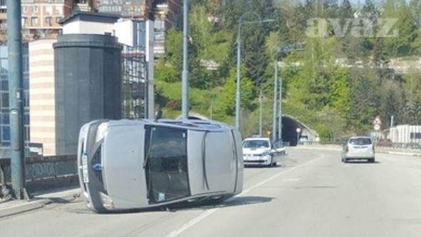 Automobil se prevrnuo na Ciglanama, vozač povrijeđen