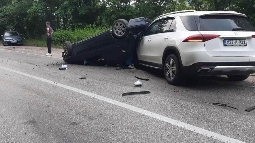 Vozač automobila BMW (39) poginuo kod Kladnja: Tri osobe povrijeđene