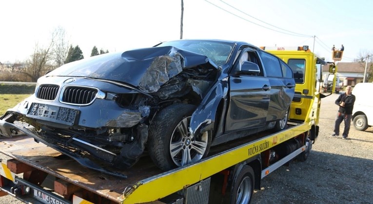 Nova tragedija u BiH: Za volanom BMW-a poginuo 19-godišnjak