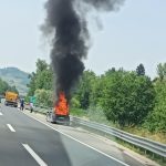 Zapalio se automobil na autoputu Sarajevo – Podlugovi