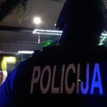 Policija zatekla muškarca kako se drogira u kafiću