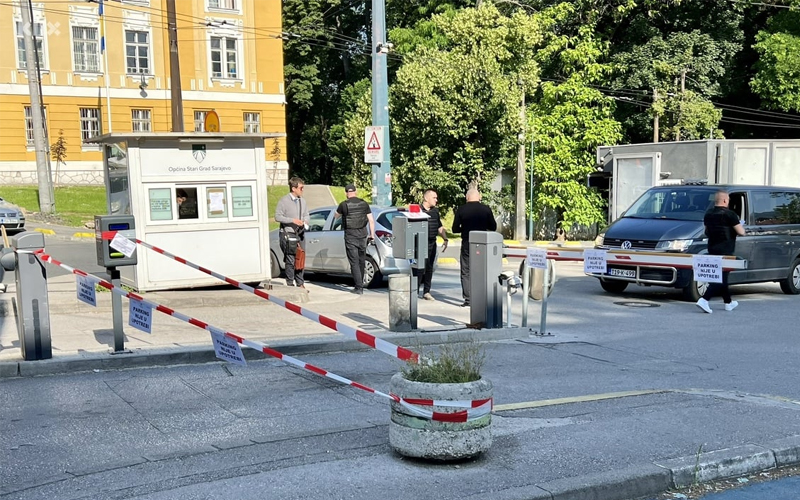 Zbog kriminala zapečaćen parking u Sarajevu. Tu nije kraj