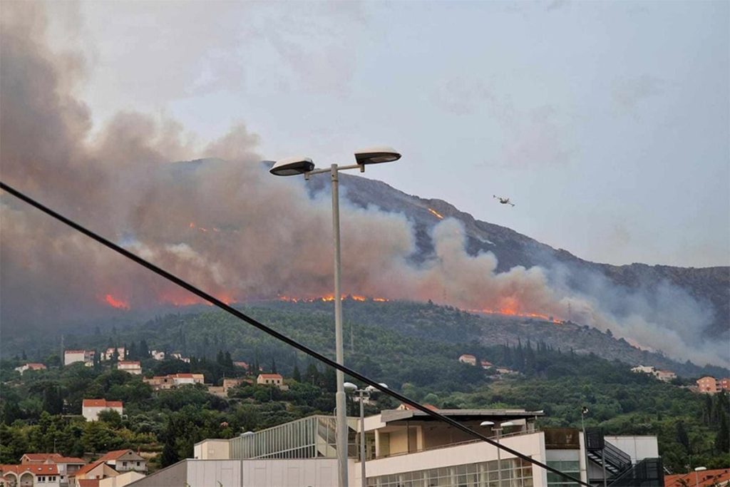 Vjetar rasplamsao požar kod Dubrovnika, vatra prelazila i u BiH