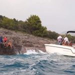 Tragedija u Crnoj Gori: Mladiće valovi bacili na stijene. Jedna osoba se ugušila, tri povrijeđene