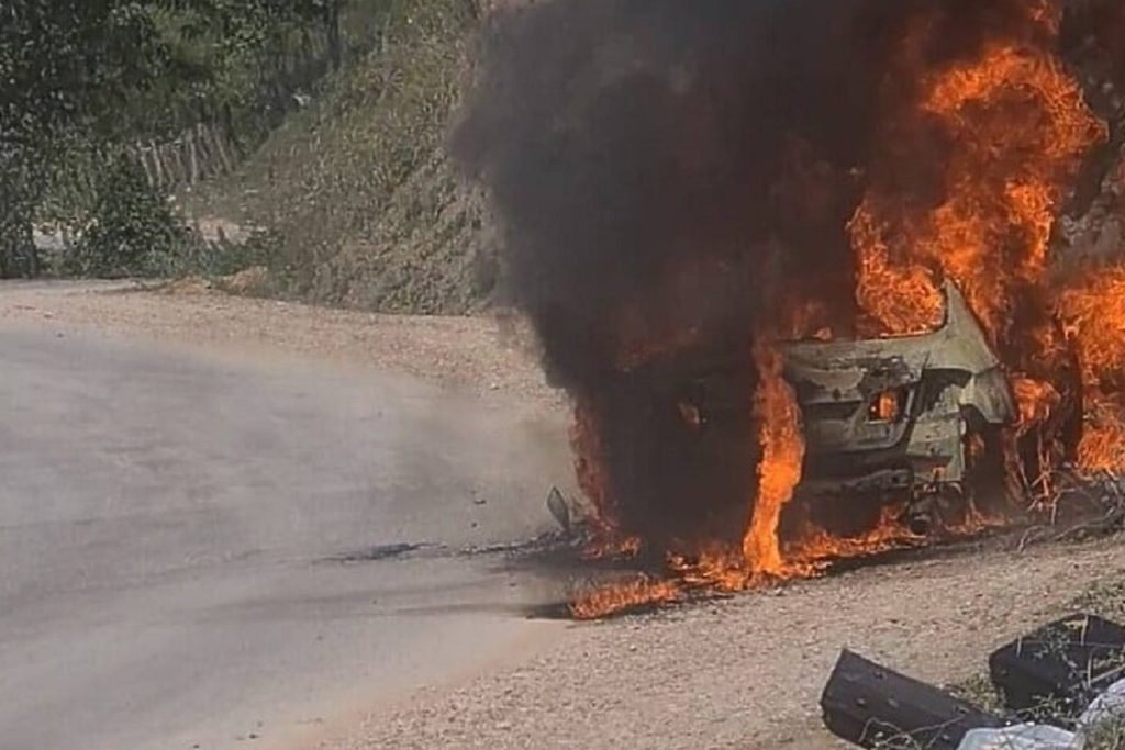 Na putu Šćepan Polje-Foča potpuno izgorio auto iz Albanije