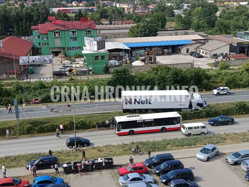 (FOTO) Teška nesreća u Zenici: Poginula jedna osoba