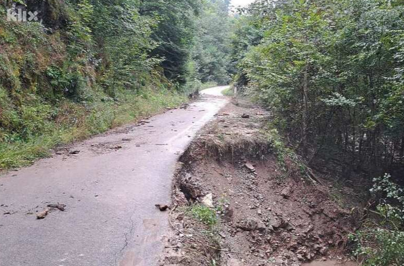 Kiša odnijela puteve, pojedina sela kod Prače odsječena od svijeta