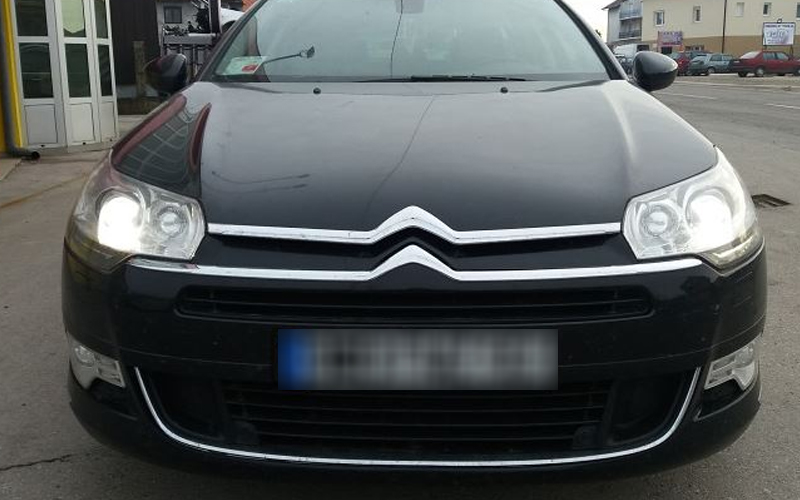 Sarajevska policija privela vozača koji je na Citroena stavio ukradene registarske tablice