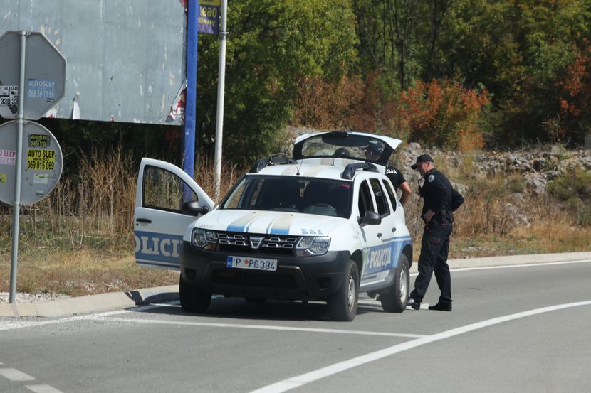 Uhapšen mladić (22): Nožem izbo dvojicu, a u stanu mu našli drogu