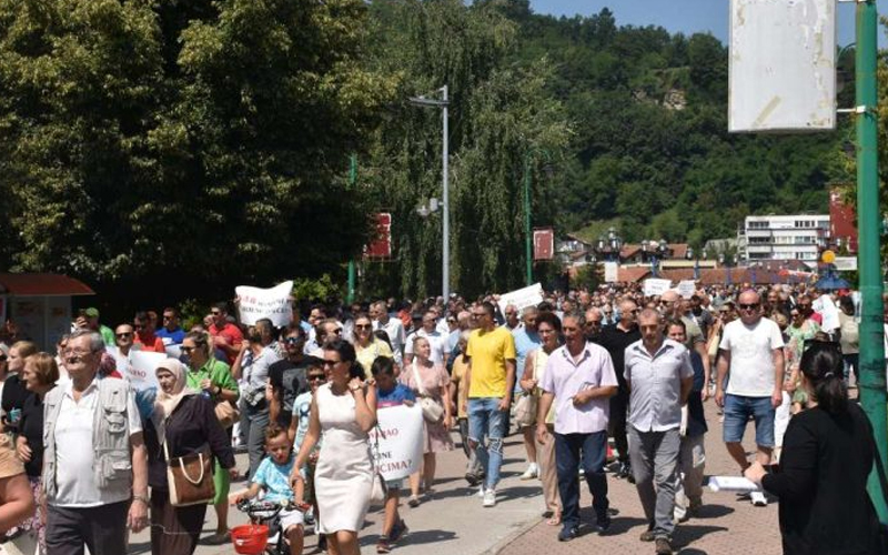 Stotine Goraždana izašlo na ulice kako bi podržali svoje heroje