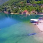 Jablaničko jezero: Policija na plaži “Patak” zatekla mladiće sa više paketića speeda i marihuane