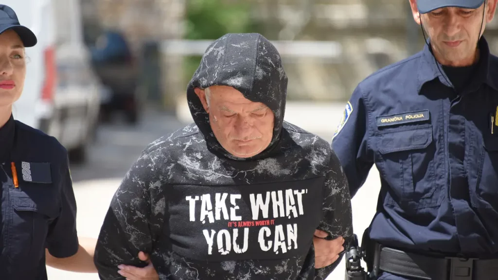 Enver priveden jer je otimao ljude po selu. Prijetio da će joj nauditi ako ne povuče prijave protiv njega