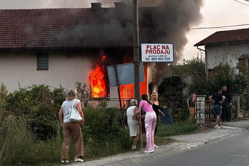 Gori porodična kuća u Prnjavoru