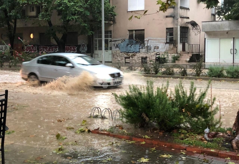 Jako nevrijeme praćeno grmljavinom zadesilo BiH