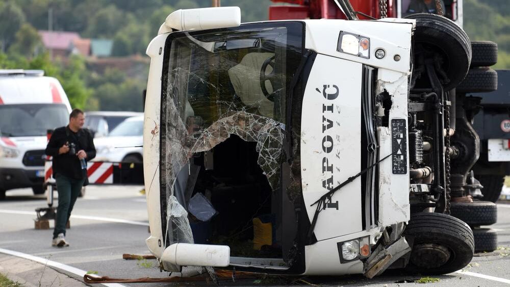 Vozaču autobusa “Papović” određen pritvor nakon teške saobraćajne nesreće na Obzovici