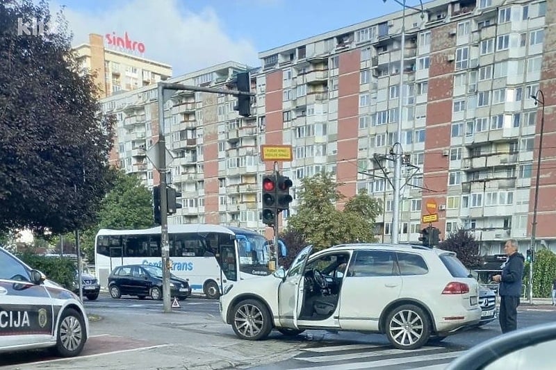 Nesreća u Sarajevu: Pričinjena materijalna šteta na vozilima