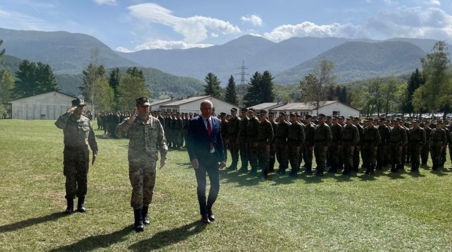 Uznemirujuće poruke Heleza: “Na teritoriji RS-a izvode se vojne vježbe. Pratimo ih, locirani su”