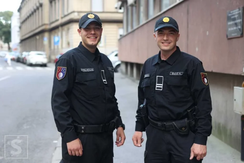 Sarajevski policajci Nekir i Kemal spasili život čovjeku: “3 kilometra ga nosili na leđima”