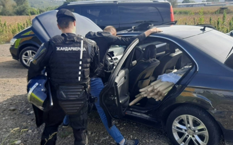 Kod Manijaka pronađeno 49 drvenih palica i speed, policija spriječila tučnjavu navijača