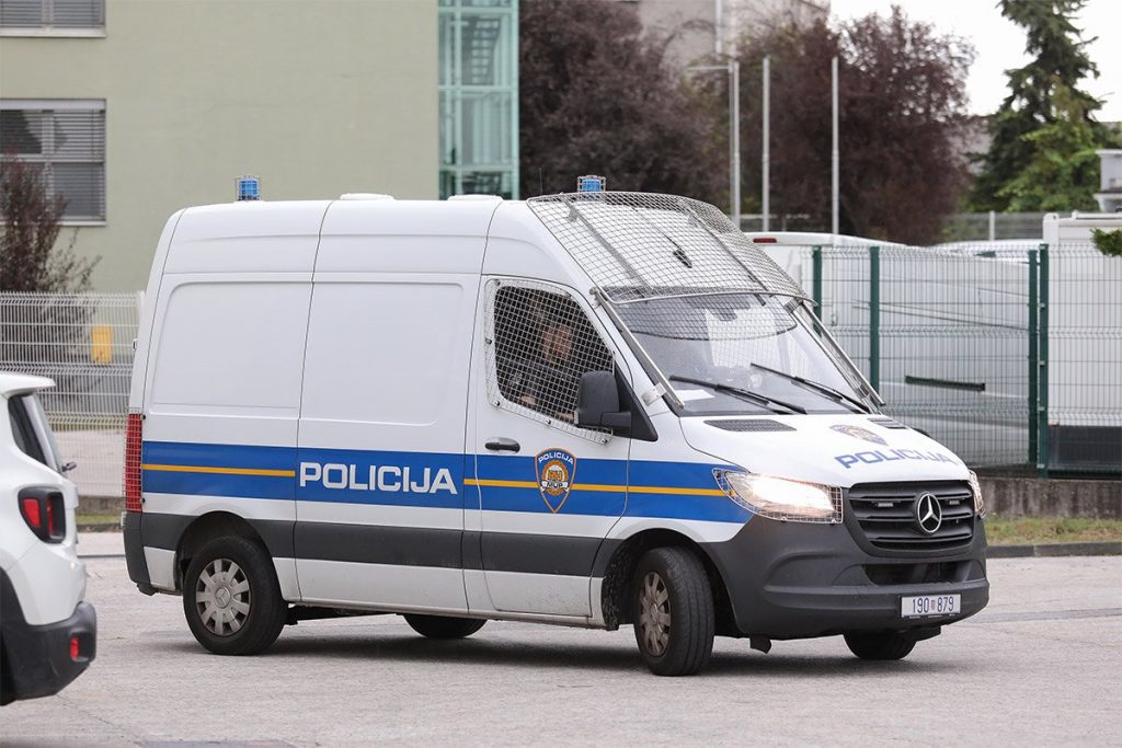 Napao čovjeka u centru grada pa umro nakon što ga je savladala policija