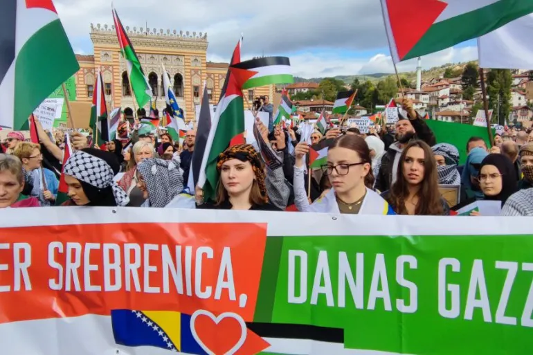 Izmjena režima saobraćaja u Sarajevu zbog skupa podrške Palestini i sjećanja na Srebrenicu