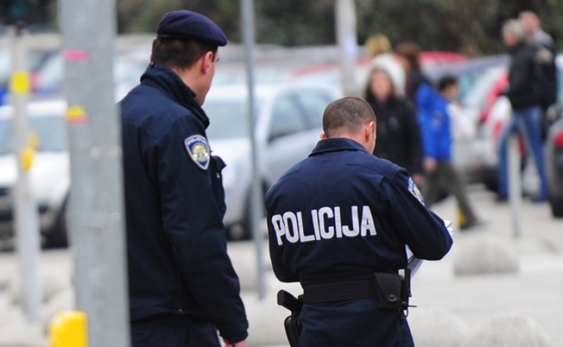 Muškarac likvidiran u Osijeku, poštar ga našao u dvorištu