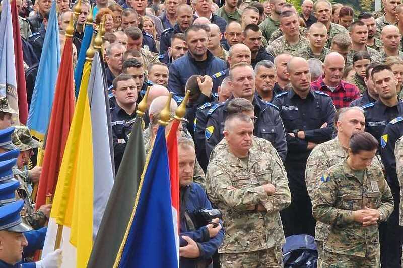 “Herceg-Bosno srce ponosno” odzvanjalo bosanskim kraljevskim gradom