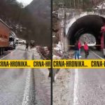 (VIDEO) Tragedija u BiH: Na kamion pala stijena, poginuo vozač