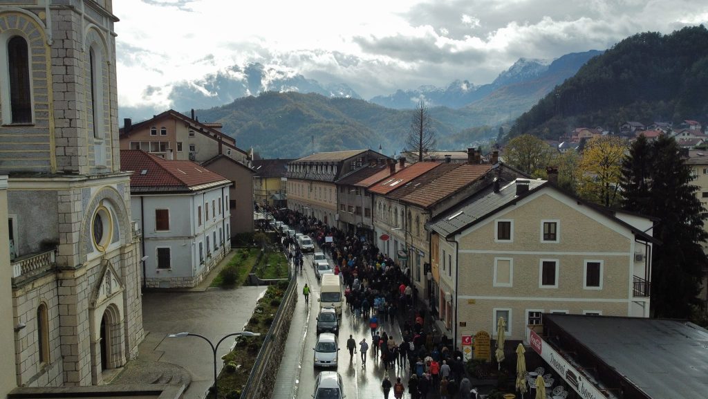 Protest: Neretva ispred profita pojedinaca