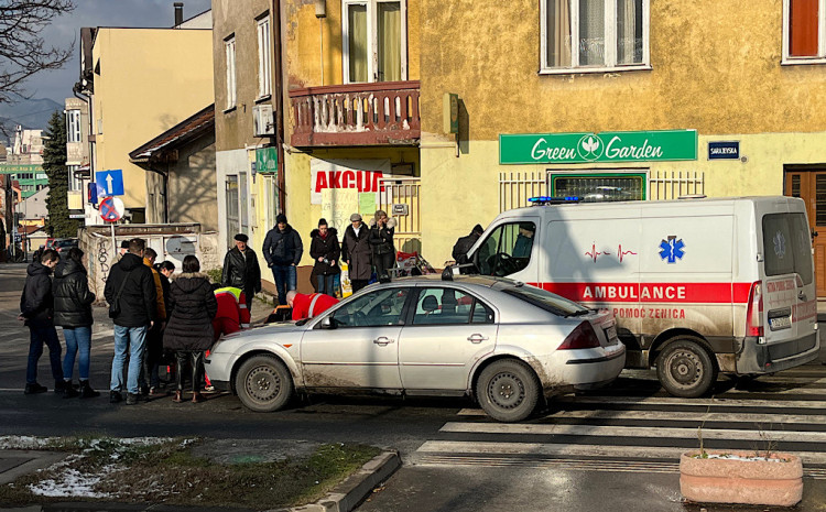 Vozačica Fordom udarila pješaka u Zenici koji je završio u bolnici sa teškim tjelesnim povredama