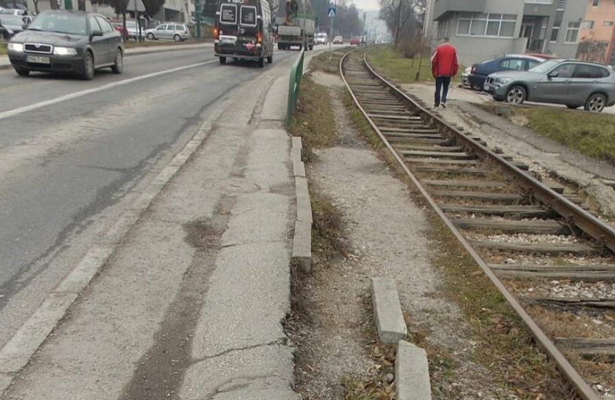 Vogošća: Zašto nadležni ne poprave ruglo koje su u centru napravili kablovski operateri?