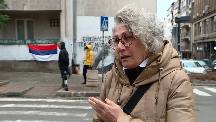 Aida Ćorović novčano kažnjena jer je jajima gađala mural