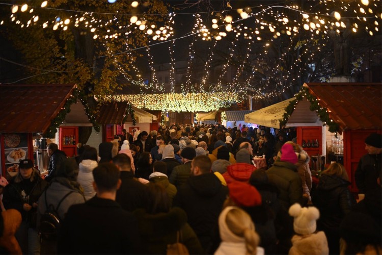 Svečano otvoren zimski market ‘Zimzobal’ u Banjoj Luci