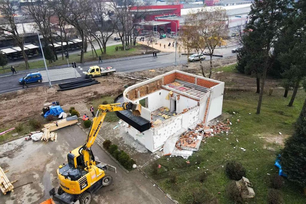 Počelo uklanjanje “Krajiške kuće” u Banja Luci