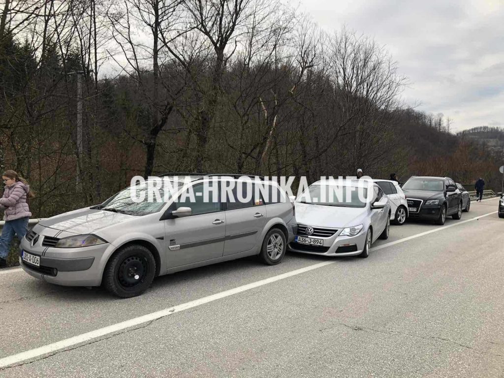 (FOTO) Lančani udes 5 automobila kod Kladnja