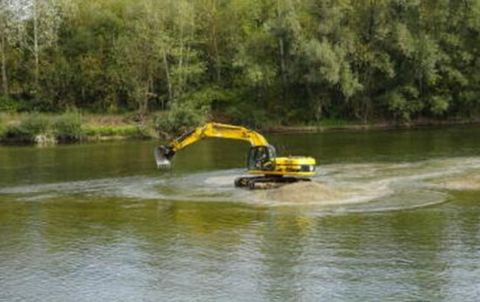 Kako je betonirana krajiška ljepotica Una: Bageri i teška mehanizacija ulaze čak i u korito