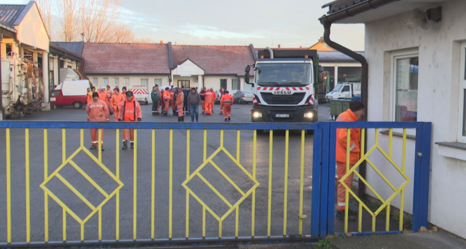 Radnici bijeljinskog Komunalca stupili u štrajk upozorenja