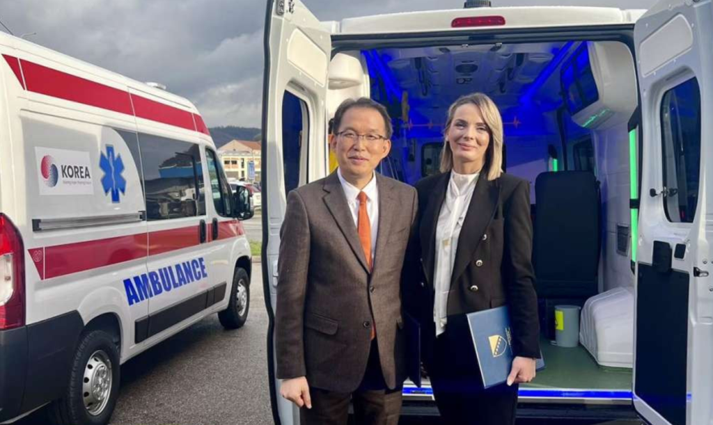 U Banjaluci održana primopredaja ambulantnih vozila, donacija Republike Koreje