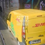 Blokiran tramvajski saobraćaj u Sarajevu, čeka se da vozač DHL-a dostavi poštu